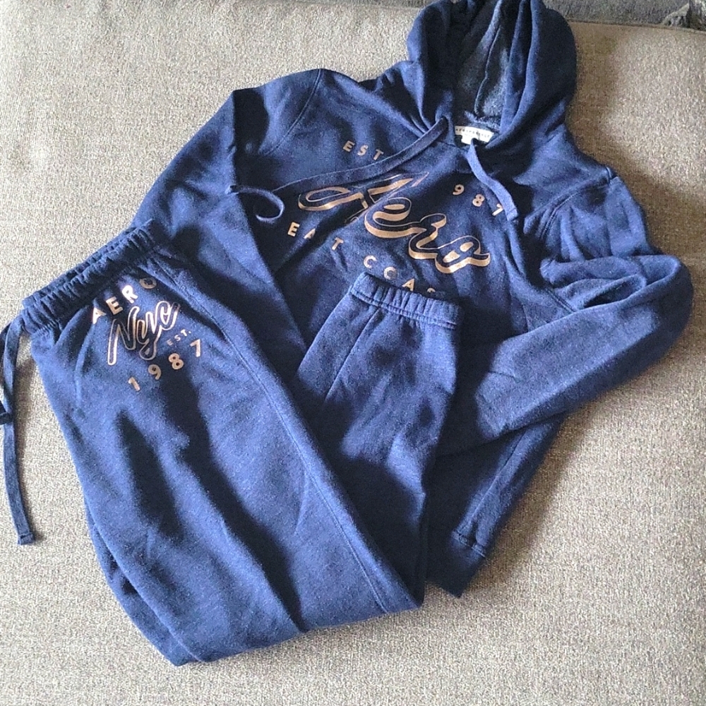 Aeropostale sweat suit